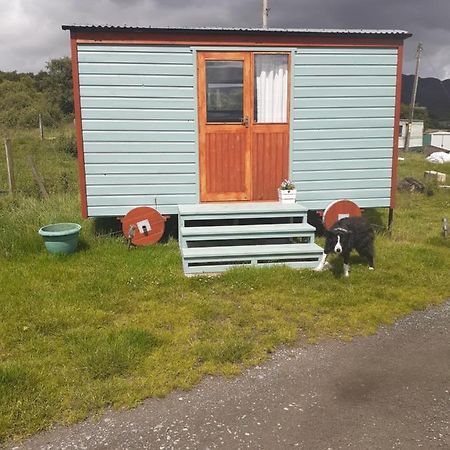 Croft Of Clune Shepherds Hut Ньютонмор Экстерьер фото