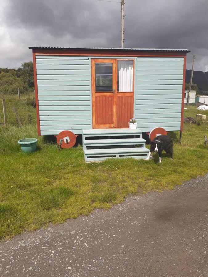 Croft Of Clune Shepherds Hut Ньютонмор Экстерьер фото
